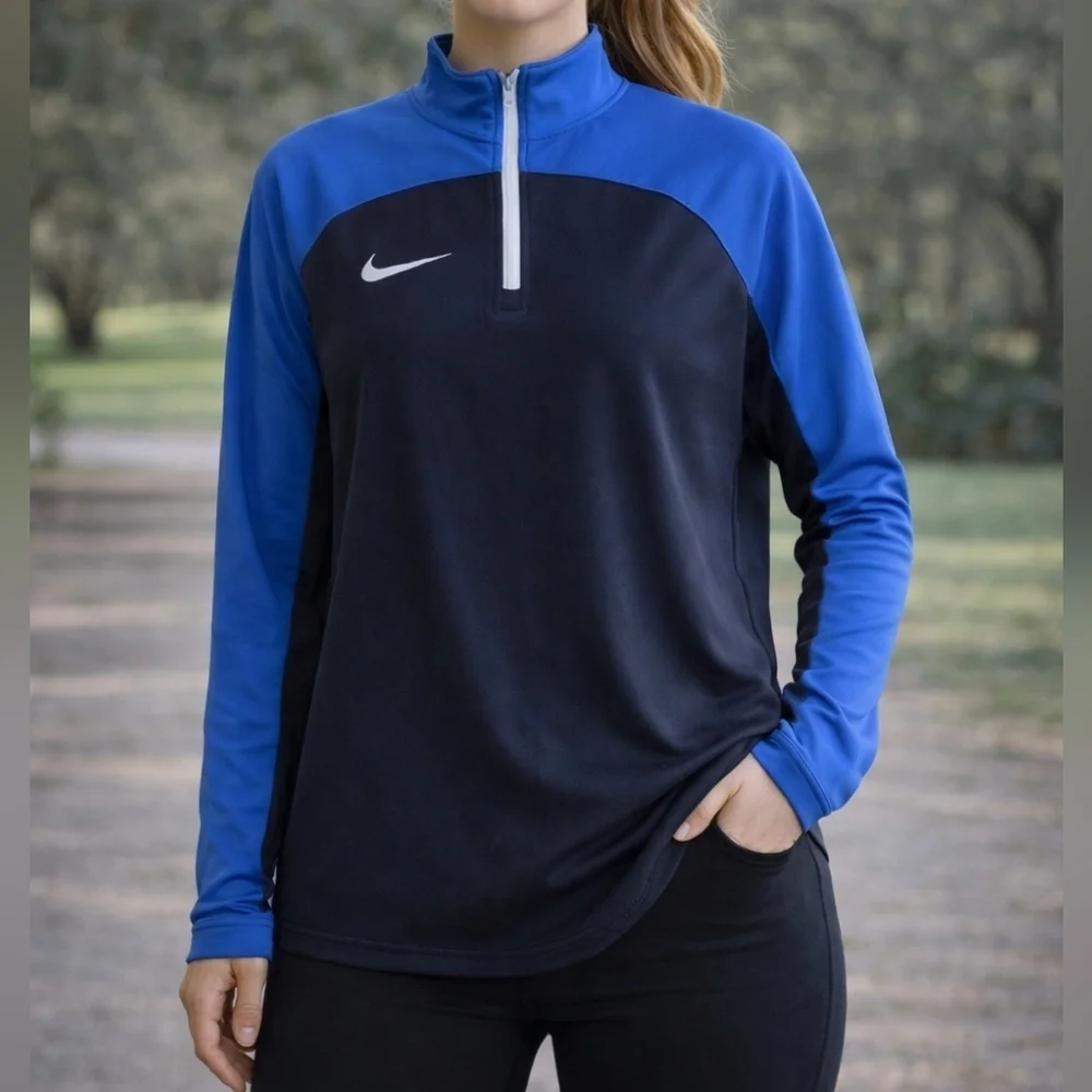 Women's Nike Dri-FIT Long sleeve Tshirt Size M Blue Navy